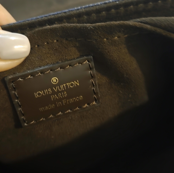 Louis VuittonDamier Ebene Croisette Elegant Brown Checkered Handbag - Copy - Picture 16 of 16